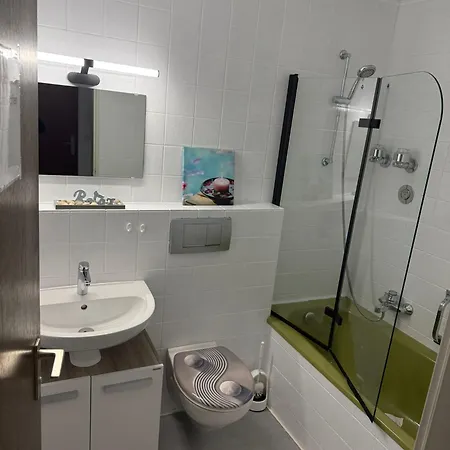 Familienauszeit Indoorpool, Sauna, Netflix, Disney, Optional Vielpass Karte, Inkl Bettwaesche Handtuecher Reinigung